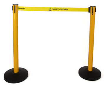 STW4210100-belt_barrier_yellow_posts_IMG4529